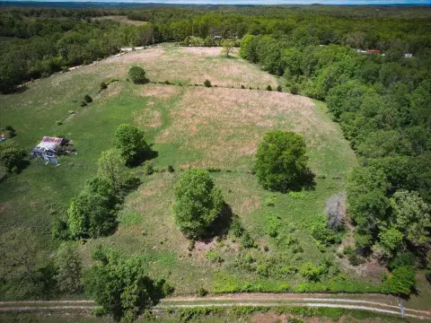Versatile Land in Willow Springs, MO