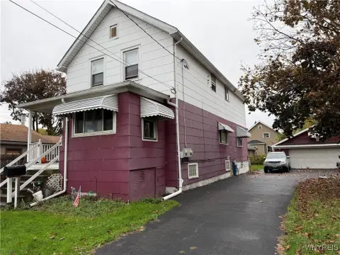 Buffalo Multifamily Property with Garage