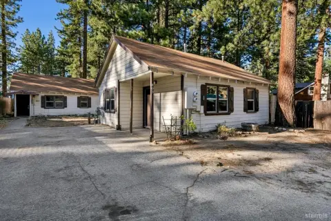 Detached Duplex with Separate Utilities