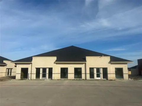 New Retail/Office Space Available