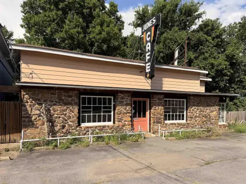 Retail Building with Front Parking