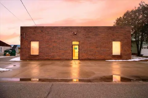 Versatile Commercial Building in Reed