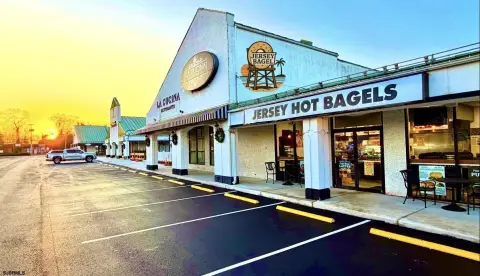 Established Bagel and Gelato Diner