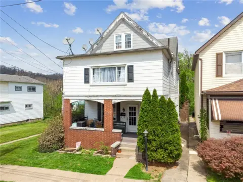 Well-Maintained Duplex for Portfolio