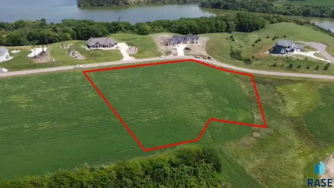 Acreage Homesite in Lakeview Estates