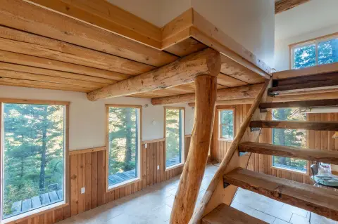 Land with Cabin in Helena