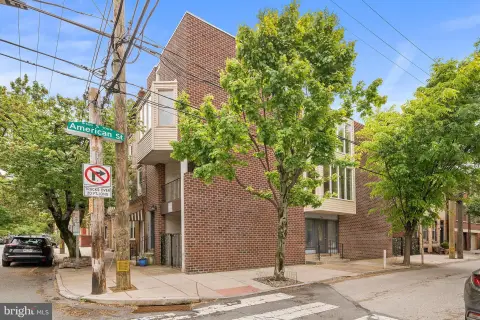 Queen Village Duplex with Parking