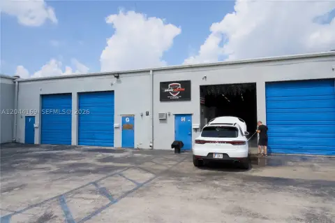 Small-Bay Industrial Condo