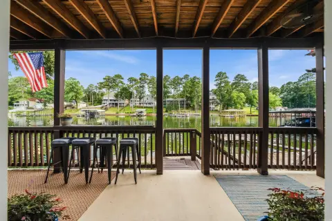 Remodeled Lakefront Condo
