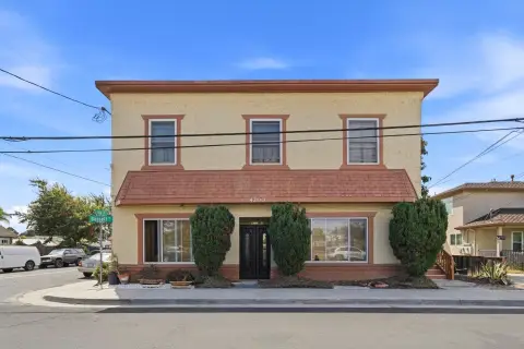 Quadplex with Off-Street Parking
