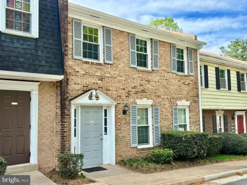 Falls Church Commercial Townhouse Rental
