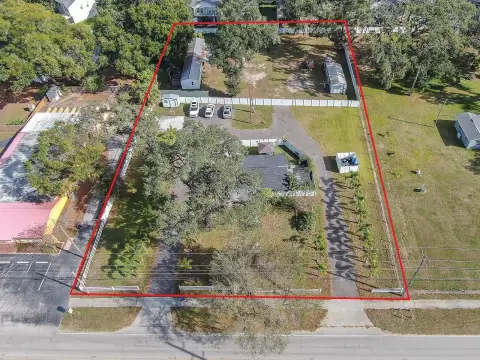 Versatile Mixed-Use Property in VALRICO