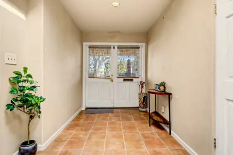 Office Units with Courtyards