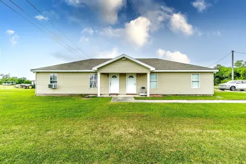 Montegut Duplex with Income Potential