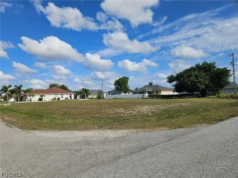 Corner Lot in Cape Coral