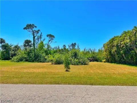 Bokeelia Land on Golf Course