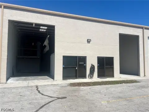 Cape Coral Warehouse with Mezzanine
