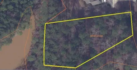 Large Lot in Savannah Point