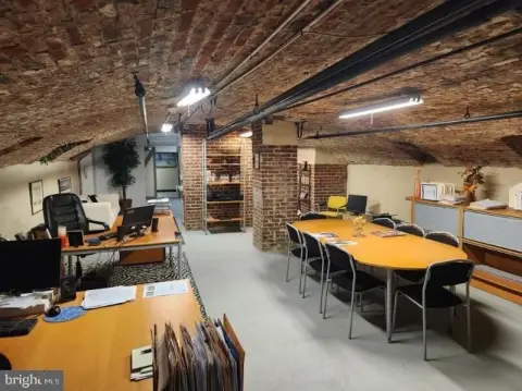 Unique Commercial Space in Old City