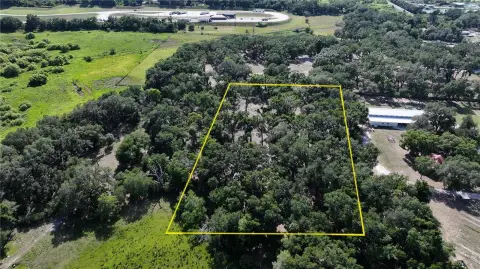 Seffner Land: Estate Homesite Opportunity