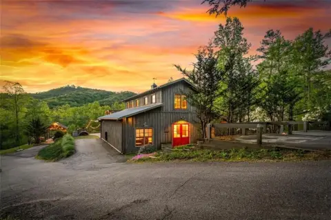 Mountain Estate Wedding Venue Retreat