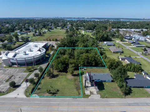Commercial Land with Major Road Frontage