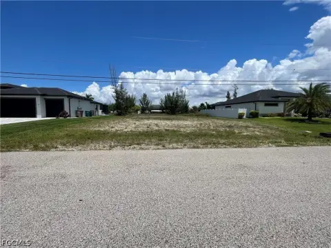 Waterfront Homesite in Cape Coral