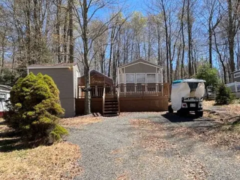 Park Model Home Lot in Community
