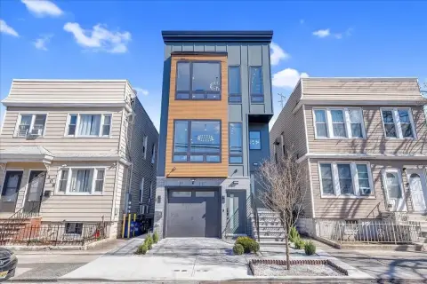 Luxury Two-Family Home, West Bergen