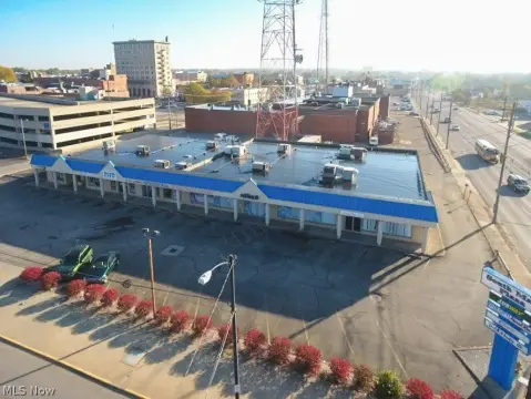 Six-Unit Retail Plaza