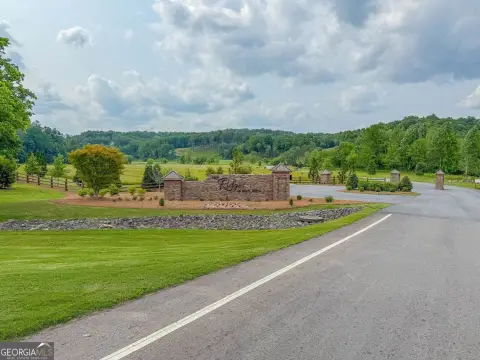 Residential Land in Mountain Community