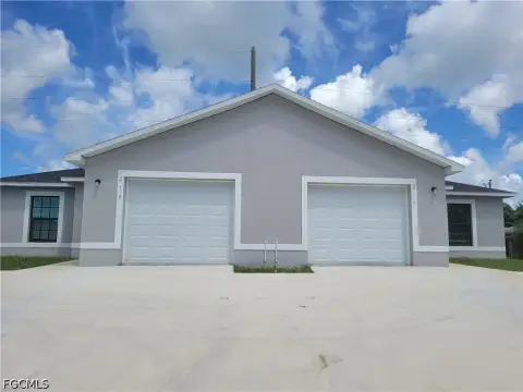 Cape Coral Duplex with Garage