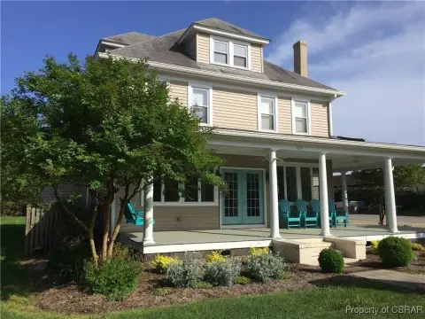 Renovated Victorian Mixed-Use Building