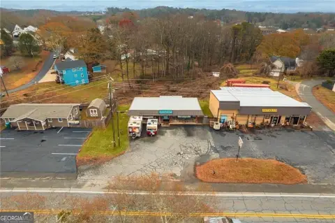 Restaurant-Ready Commercial Building
