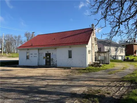 Restaurant Building with Equipment