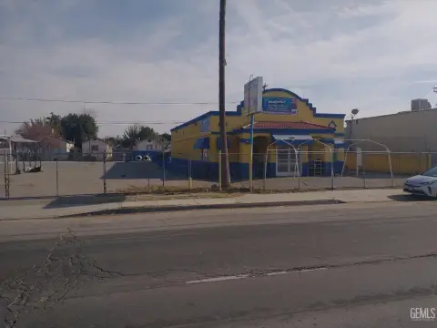 Commercial Property in Lamont, CA