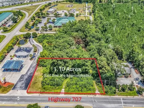 Commercial Land with Traffic Light Access
