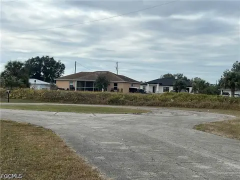 Spacious Lot in Port LaBelle
