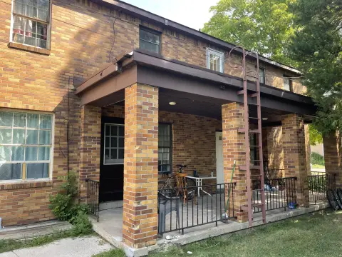 6-Unit Apartment Building