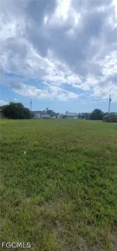 Oversized Vacant Lot in Cape Coral