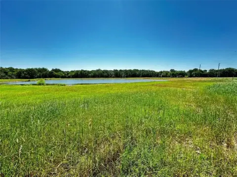 Corsicana Acreage with Private Pond