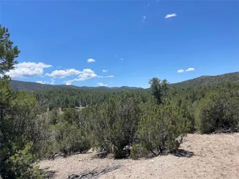 Land in Cundiyo, New Mexico
