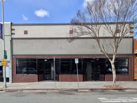 Retail Building with Loft