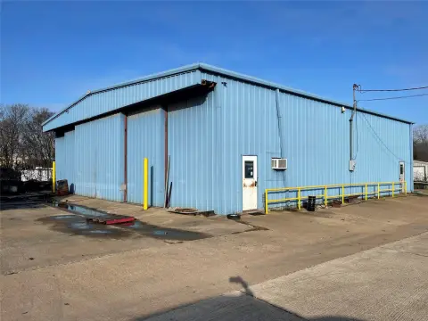 Workshop Building with Overhead Doors
