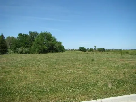 Scenic Corner Lot in Corydon