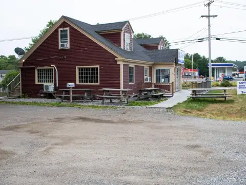 Restaurant With Second-Floor Apartment