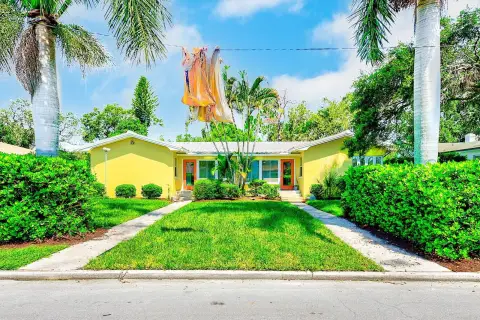 Updated Duplex Near Vinoy Golf