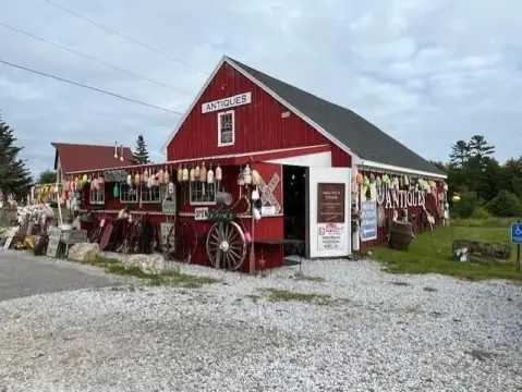 Two-Level Retail Barn