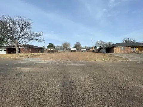 Residential Lot in Dalhart, TX