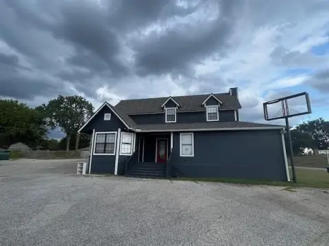 Denison, TX: High-Visibility Commercial Building